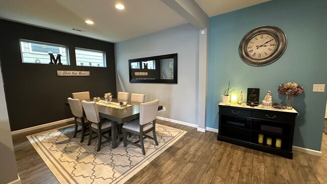 Building Photo - Gorgeous Corner lot 4 bed home! Happy Vall...