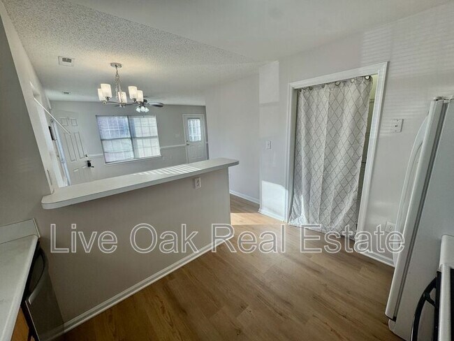 Building Photo - 1562 Indiana Ave