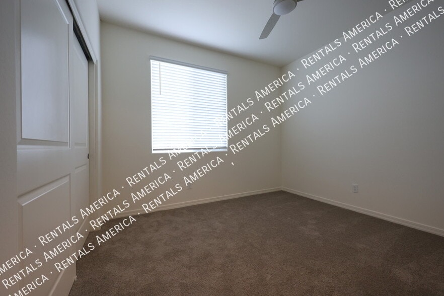 Building Photo - 1142 E Westwood Dr