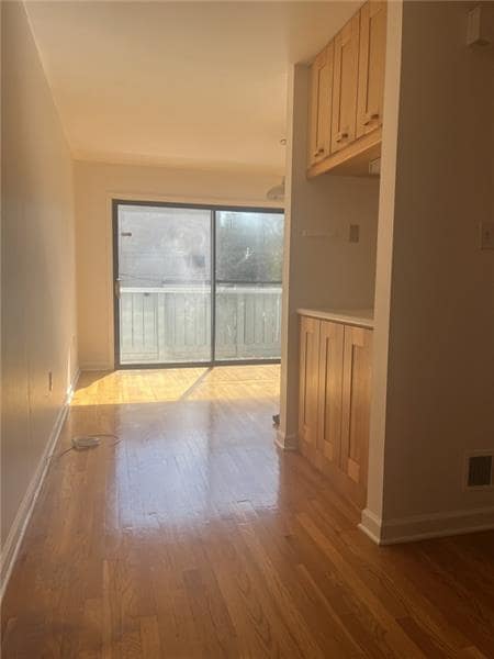 Building Photo - 332 Hailman St