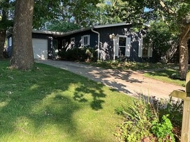 Building Photo - 5338 N Stephen Dr