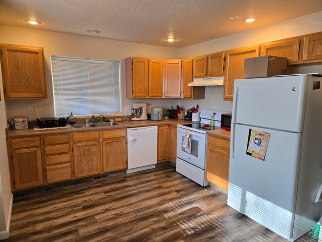 Building Photo - 1546 Columbine Village Dr