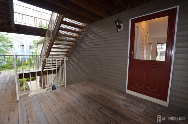 Building Photo - 14 Lear Ct