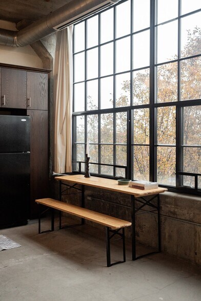 Building Photo - 41 Burroughs St