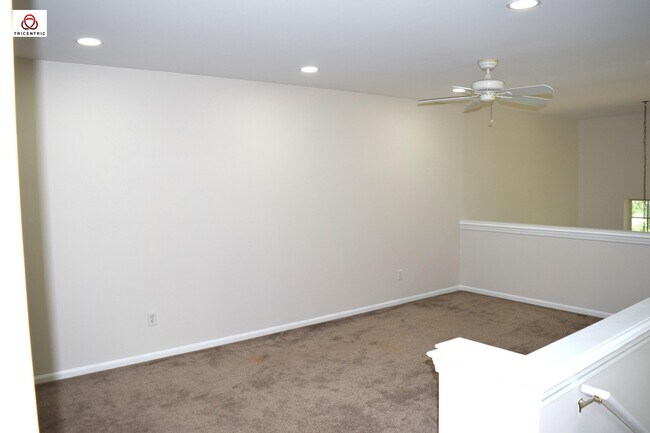 Building Photo - 1566 Heron Cir