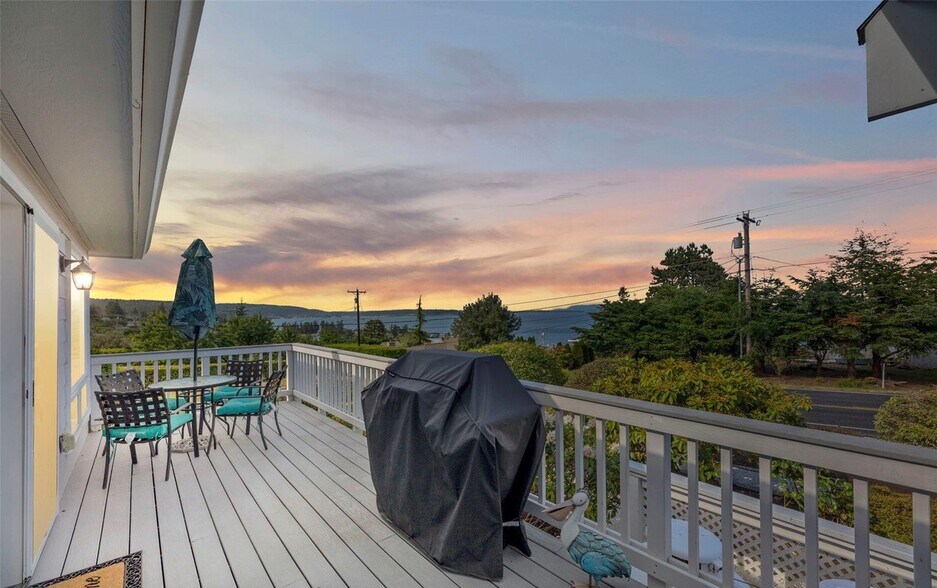 Building Photo - 1486 SE Camano Dr