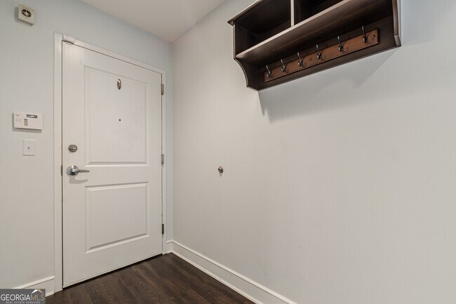 Building Photo - 44 Peachtree Pl NW