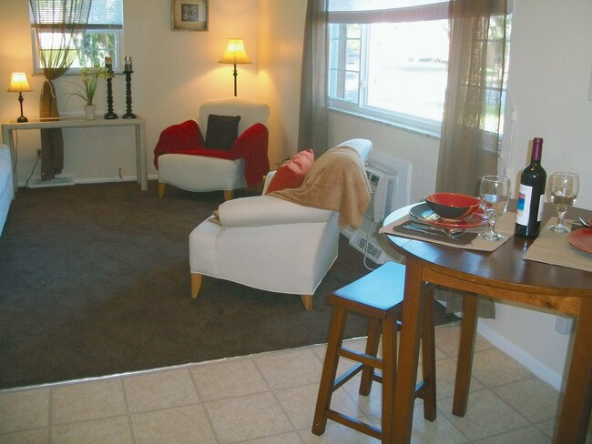 Colonial Village - 1256 Rand Ave Columbus OH 43227 | Apartment Finder