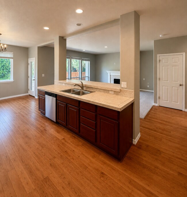 Building Photo - 60974 Snowbrush Dr