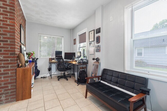 Building Photo - Welcome to this beautifully maintained 4-b...