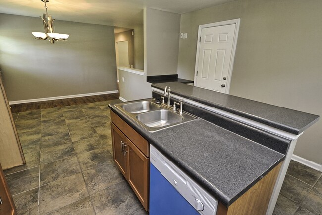 Building Photo - 2635 Netherton Dr
