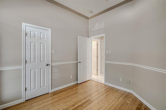 Building Photo - 5803 Lakeway Ct