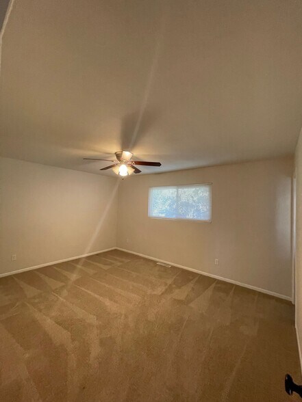 Building Photo - 2640 Villa Loma Dr