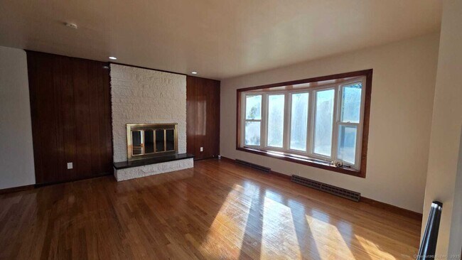 Building Photo - 127 Ursini Dr