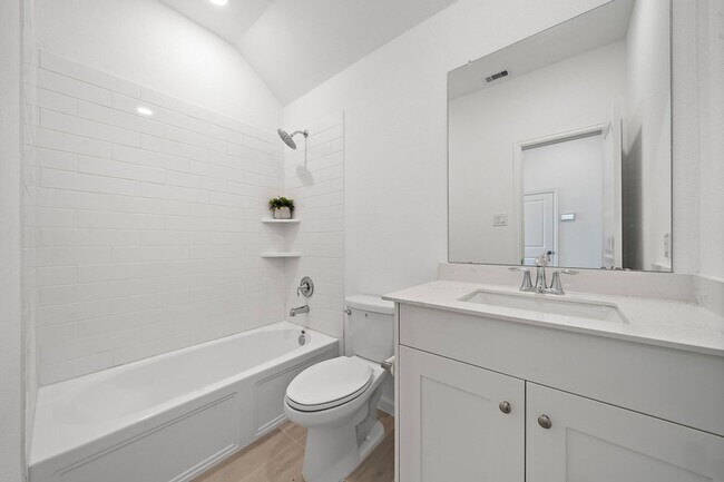 Building Photo - 4823 Shimmer Side Dr