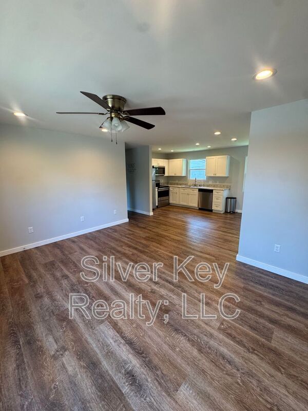 Building Photo - 1603 Hutsell Dr