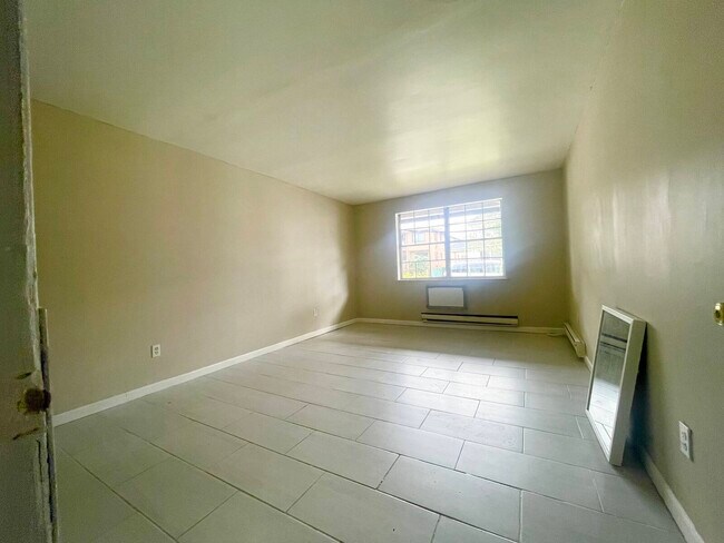 Building Photo - 213-49 38th Ave