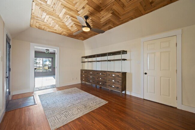 Building Photo - 158 Uriah Dr