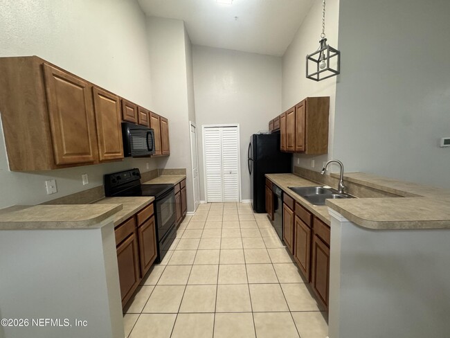 Building Photo - 6099 Maggies Cir