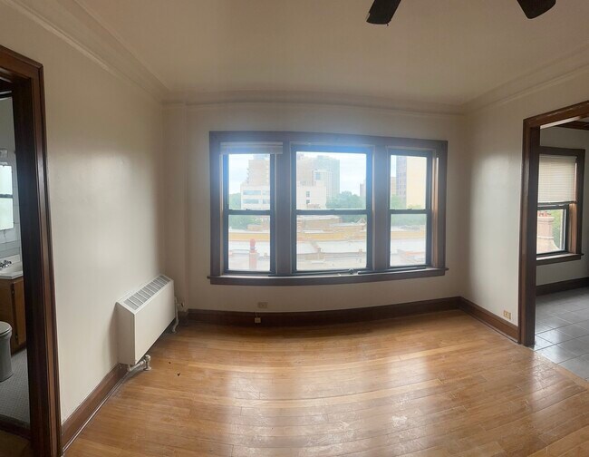 Building Photo - 5480 S Cornell Ave