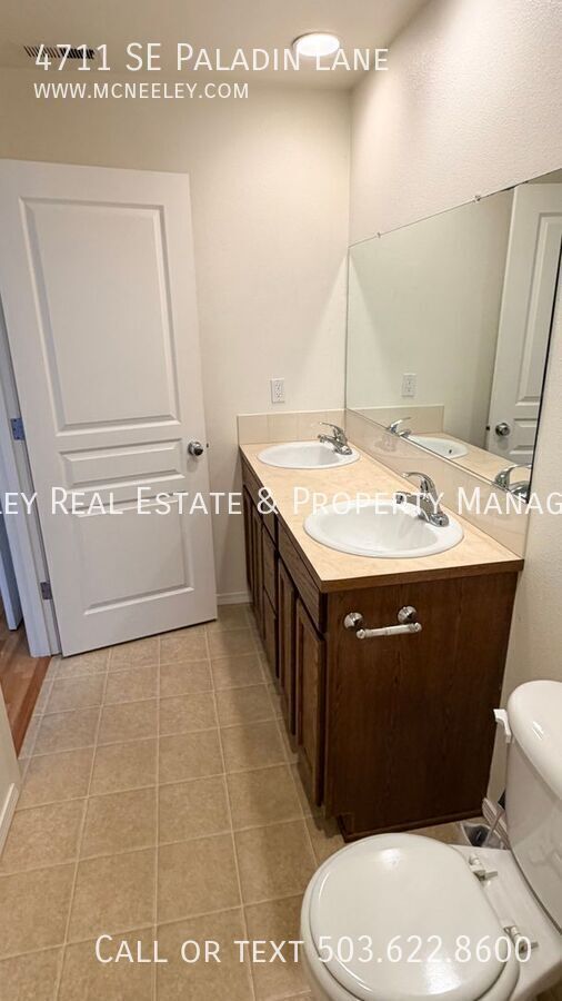 Building Photo - 4711 SE Paladin Ln