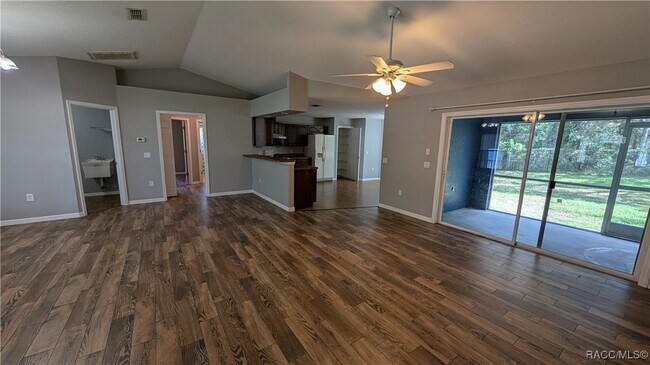 Building Photo - 1243 S Rock Crusher Rd