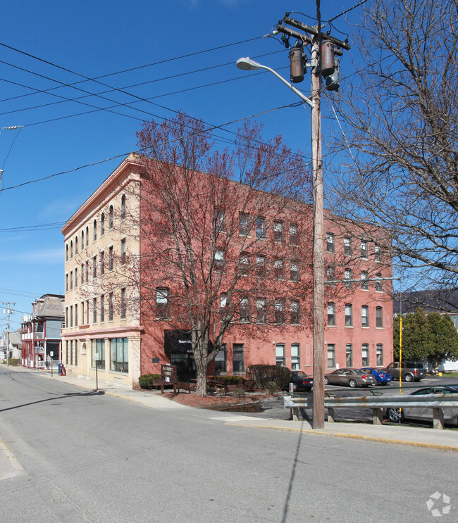 Building Photo - Barrett House