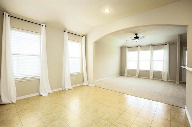 Building Photo - 11403 E Lake Gables Dr