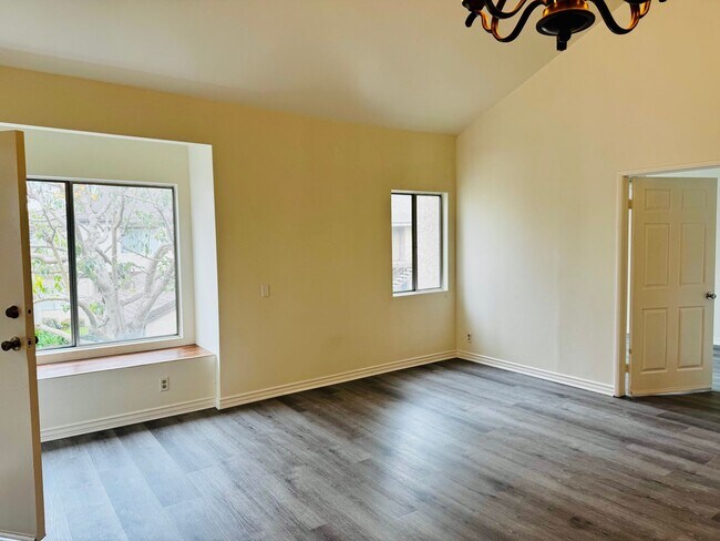 Building Photo - COMING SOON - 3 Bedroom 2 Bath Condo in Hawaiian Gardens