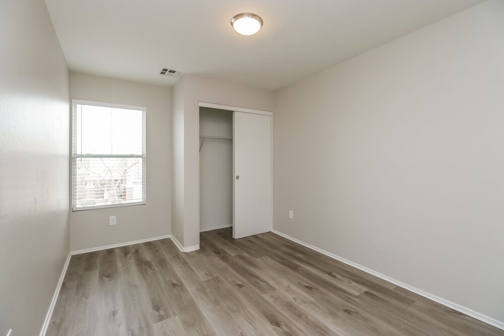 Building Photo - 4025 W Park St