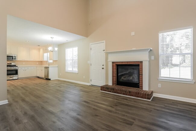 Building Photo - 3661 Colonnade Ct