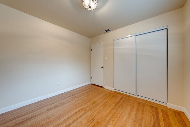 Building Photo - 5113 Sitton Way