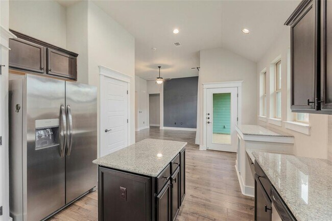 Building Photo - 11108 Railway Ln