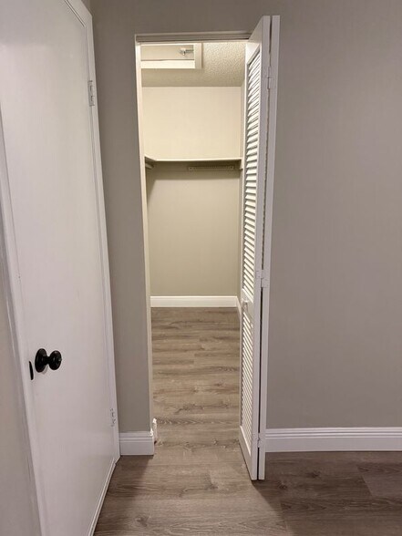 Building Photo - 1431 Croftwood Dr