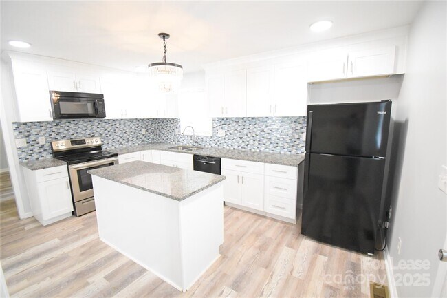 Building Photo - 6628 Cool Water Ct