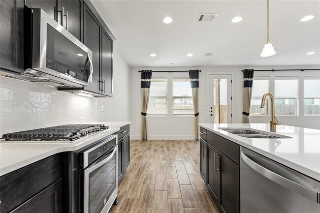 Building Photo - 9109 Moonstone Dr