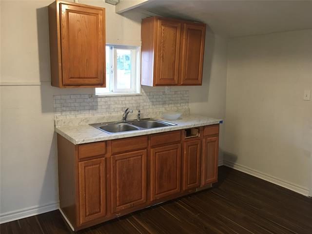 Building Photo - 302 N 14th St