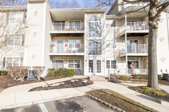 Building Photo - 52 Brookside Ln