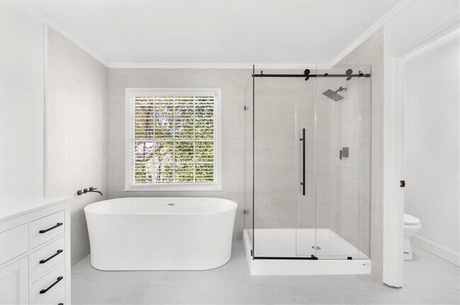 Building Photo - 11215 Highfield Chase Dr