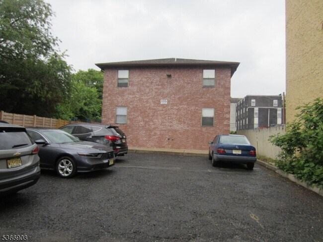 Building Photo - 105 Ashland Ave
