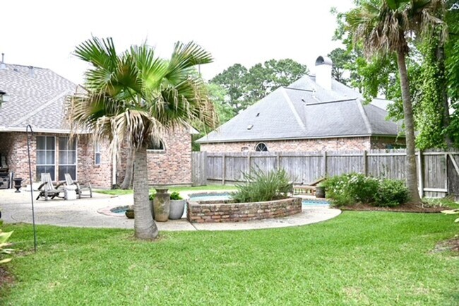 Building Photo - 17745 W Colony Way