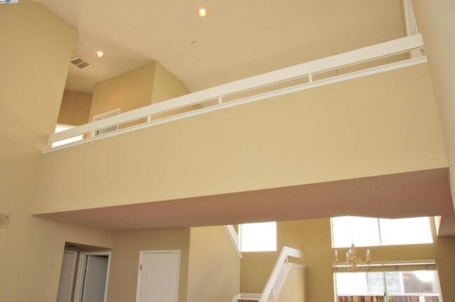 Building Photo - 275 Woodruff Way