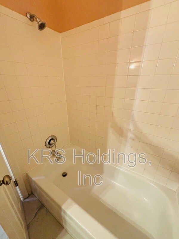 Building Photo - 1235 Thomas Jefferson Pl