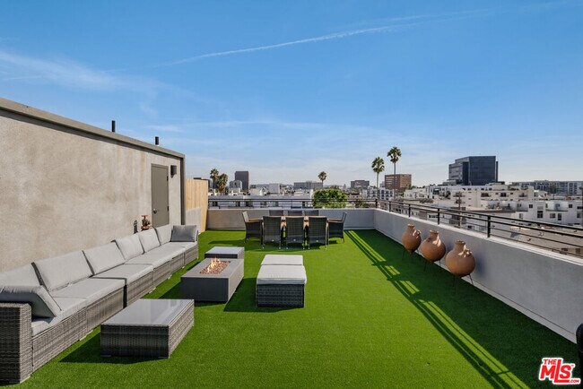 Building Photo - 118 Orlando Ave