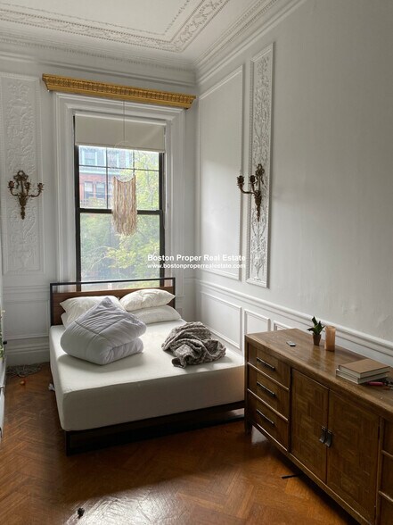 Building Photo - 464 Beacon St