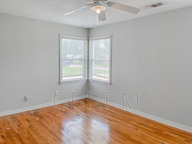 Building Photo - 3418 26th St