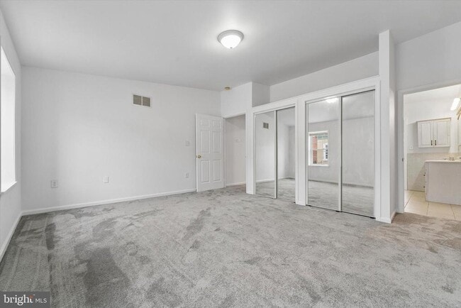 Building Photo - 3452 Sunnyside Ave