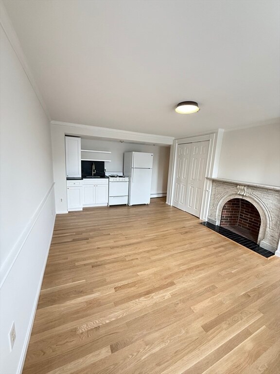 Building Photo - 313 Essex St