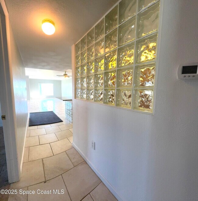 Building Photo - 1415 N Hwy A1A