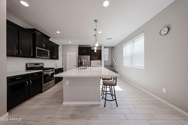Building Photo - 3813 E Branham Ln